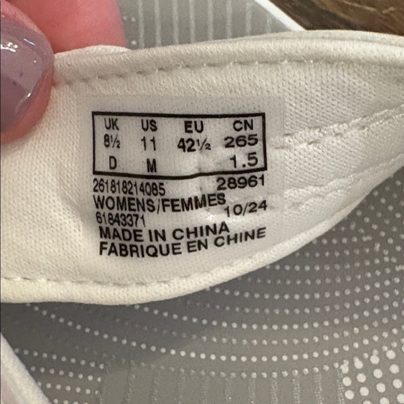 Clarks Cloudsteppers White and Gray Flip Flops - Picture 3 of 5